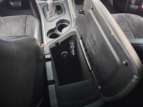 Used 2016 Dodge Challenger R/T Plus image 27