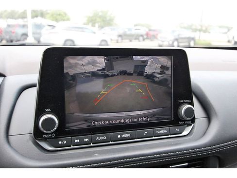 Used 2023 Nissan Rogue SV FWD image 13