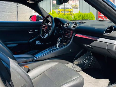 Used 2018 Porsche 718 Cayman RWD image 14