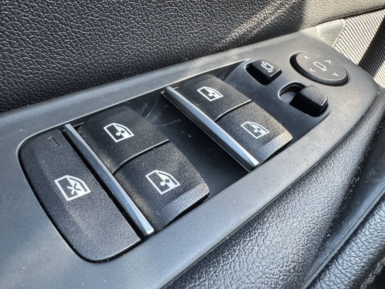 Used 2020 BMW 530i RWD image 17