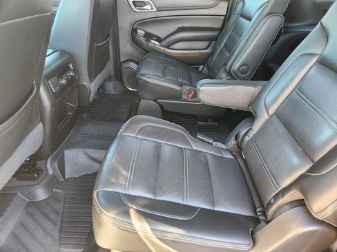 Used 2019 GMC Yukon XL Denali image 11