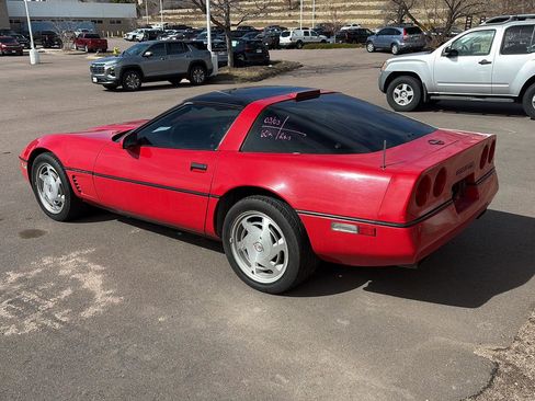 Used 1989 Chevrolet Corvette Coupe image 3