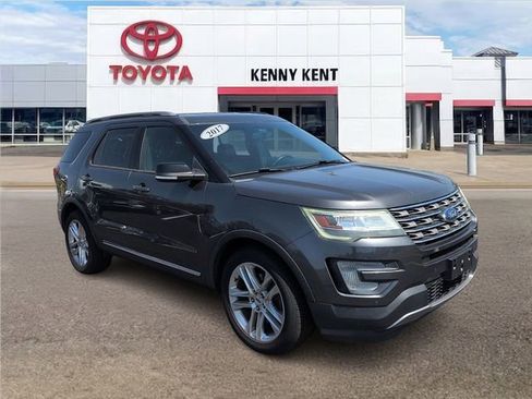 Used 2017 Ford Explorer XLT w/ Equipment Group 202A FWD image 1