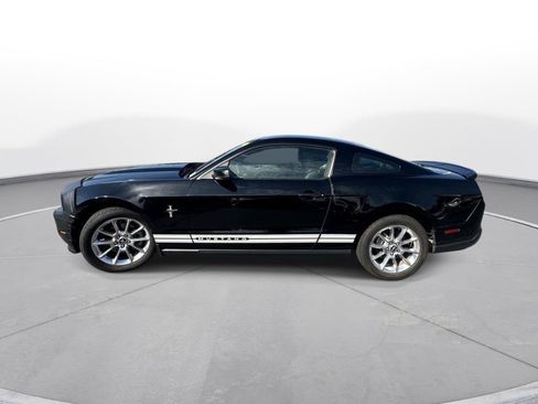 Used 2011 Ford Mustang Premium w/ 202A Rapid Spec Order Code RWD image 9