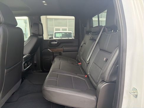 Used 2022 Chevrolet Silverado 3500 High Country image 9