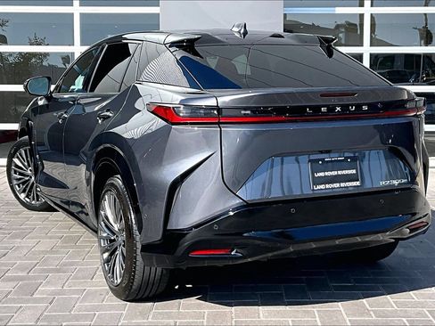 Used 2025 Lexus RZ 300e w/ Cold Area Package FWD image 12