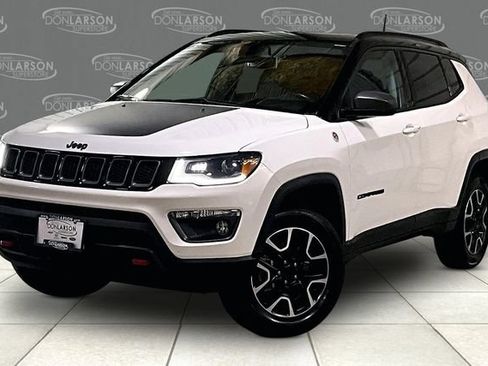 Used 2021 Jeep Compass Trailhawk w/ Sun and Sound Group AWD/4WD image 3