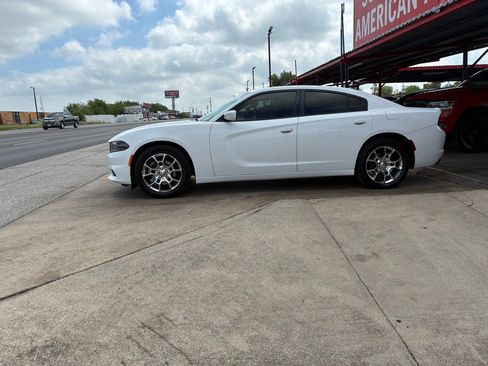 Used 2016 Dodge Charger SE w/ Power Sunroof Group AWD/4WD image 6