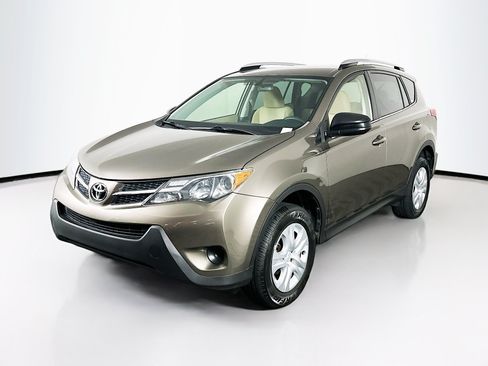 Used 2013 Toyota RAV4 LE FWD image 3