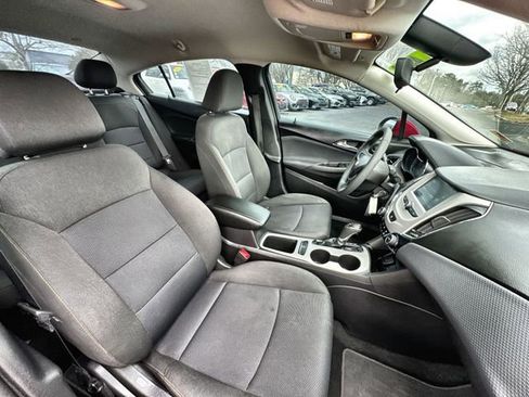 Used 2018 Chevrolet Cruze LS image 31