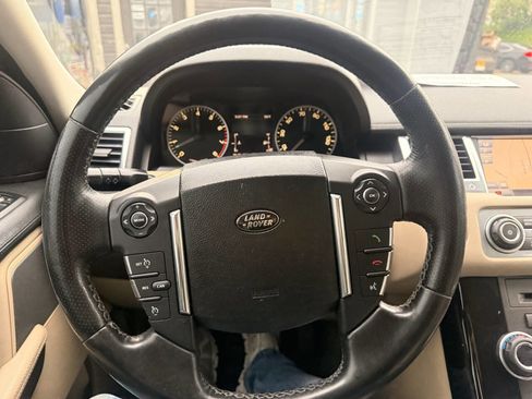 Used 2010 Land Rover Range Rover Sport HSE AWD/4WD image 17