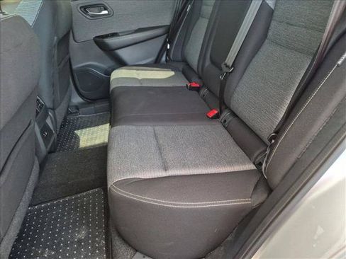 Used 2022 Nissan Rogue SV FWD image 18