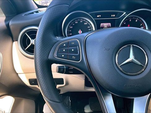 Used 2018 Mercedes-Benz CLA 250 image 24
