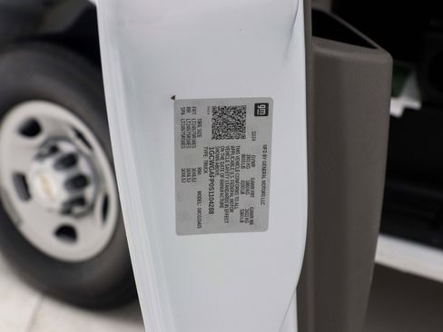 Used 2025 Chevrolet Express 2500 w/ Driver Convenience Package image 34