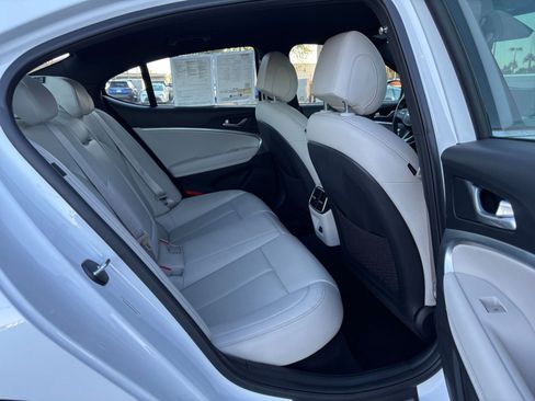 Used 2025 Genesis G70 2.5T image 27