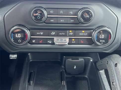 New 2025 Ford Bronco Outer Banks w/ Sasquatch Package image 6