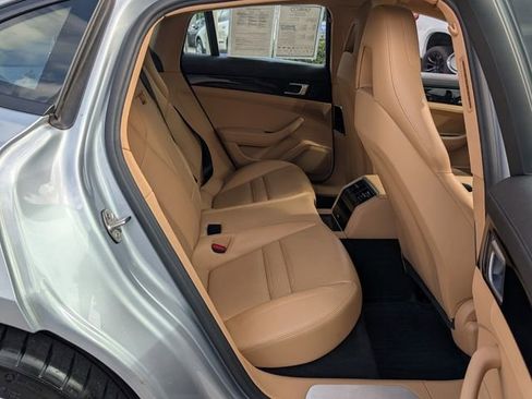Used 2021 Porsche Panamera image 14