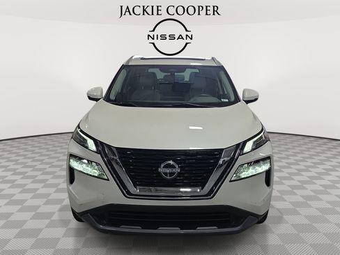 Used 2023 Nissan Rogue SL w/ SL Premium Package FWD image 2
