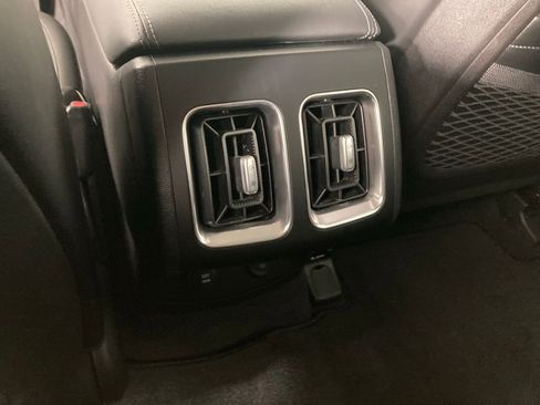 Used 2022 Kia Sorento S image 15