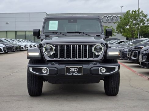 Used 2025 Jeep Wrangler Unlimited Sahara AWD/4WD image 4