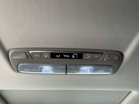 Used 2022 Kia Telluride EX w/ EX Premium Package AWD/4WD image 17