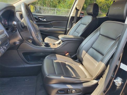 Used 2020 GMC Acadia Denali image 5