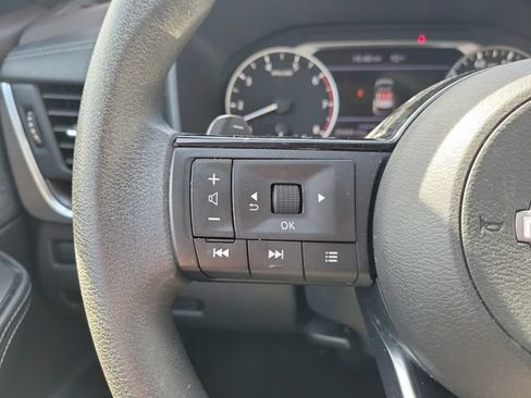 Certified 2023 Nissan Rogue SV FWD image 24