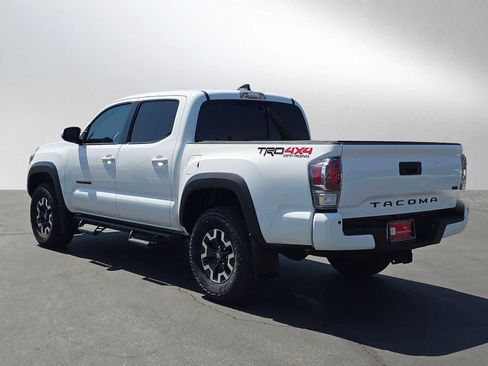 Certified 2023 Toyota Tacoma TRD Off-Road w/ TRD Premium Off Road Package AWD/4WD image 5