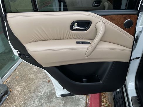 Used 2023 Nissan Armada SL w/ Captain's Chairs Package image 23