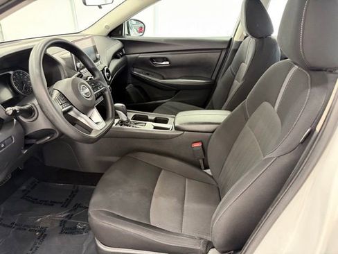Used 2024 Nissan Sentra SV FWD image 9