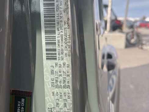 Used 2019 Jeep Wrangler Unlimited Sahara image 25