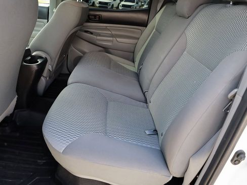 Used 2015 Toyota Tacoma 4x4 Double Cab image 18
