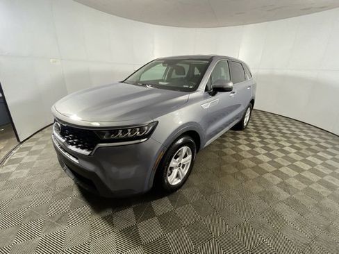 Used 2021 Kia Sorento LX image 1