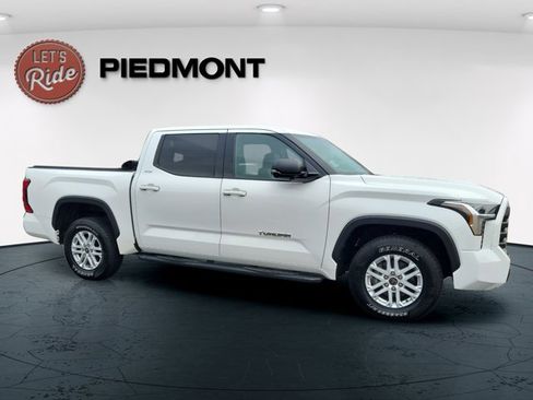 Used 2023 Toyota Tundra SR5 w/ SR5 Premium Package RWD image 5