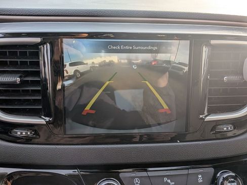 Used 2019 Chrysler Pacifica Touring Plus image 29