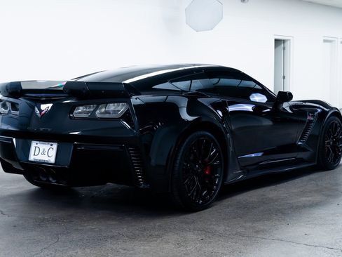 Used 2016 Chevrolet Corvette Z06 w/ 3LZ Preferred Equipment Group image 6