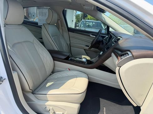 Used 2018 Ford Fusion Platinum FWD image 21