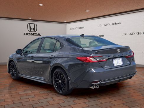Used 2025 Toyota Camry SE w/ Convenience Package FWD image 13