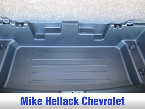 Used 2025 Chevrolet Traverse LT image 16