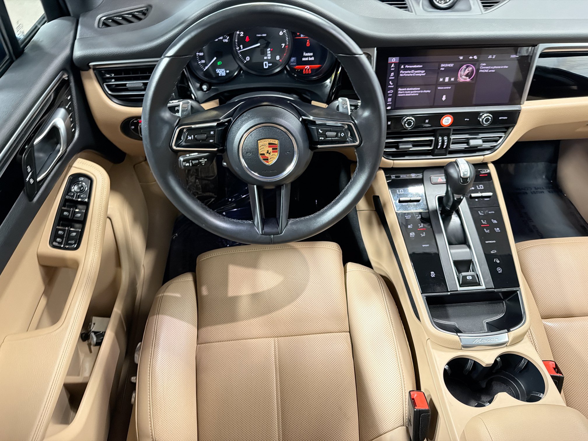 Certified 2026 Porsche Macan AWD/4WD image 17