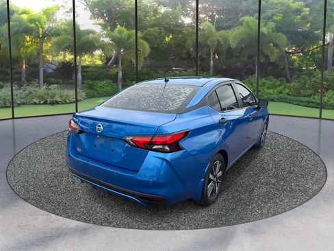 Used 2020 Nissan Versa S FWD image 5