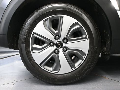 Used 2019 Kia Niro EX FWD image 14