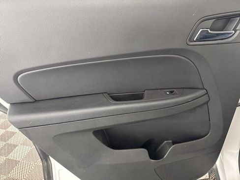 Used 2017 GMC Terrain SLE image 19