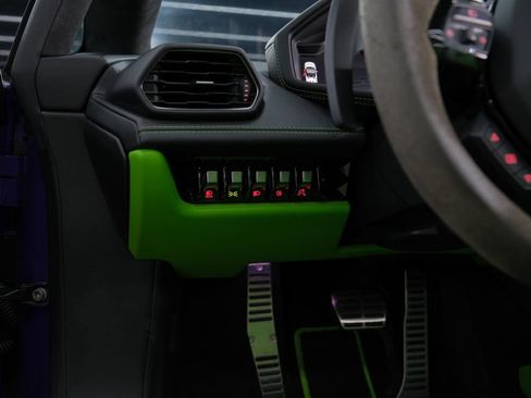 Used 2023 Lamborghini Huracan EVO RWD image 30