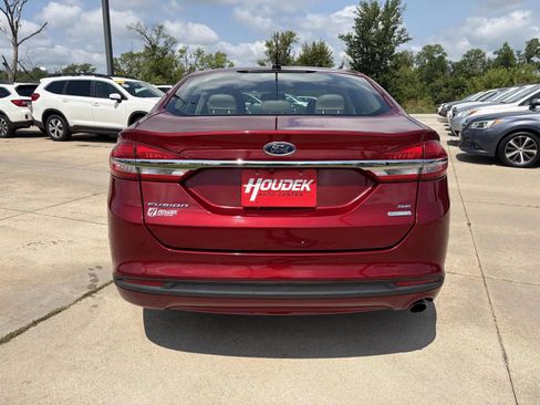 Used 2017 Ford Fusion SE w/ Fusion SE Technology Package FWD image 7