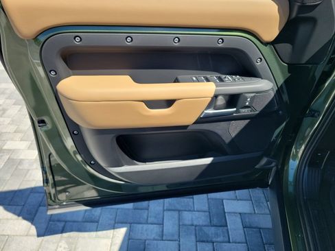 New 2026 Land Rover Defender 110 X-Dynamic SE AWD/4WD image 22