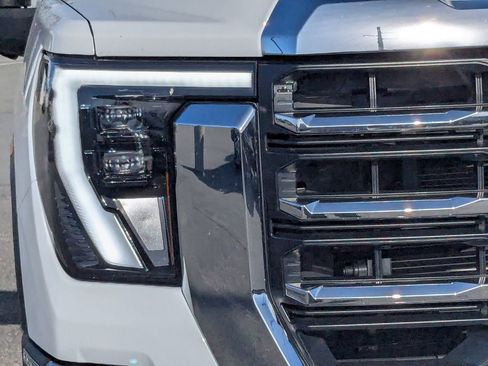 Used 2025 GMC Sierra 2500 SLE w/ SLE Convenience Package image 10