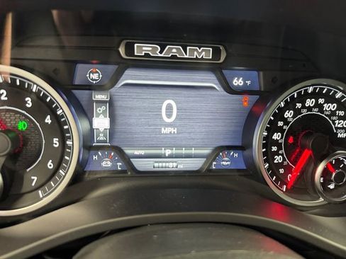 New 2026 RAM 1500 4x4 Crew Cab image 2