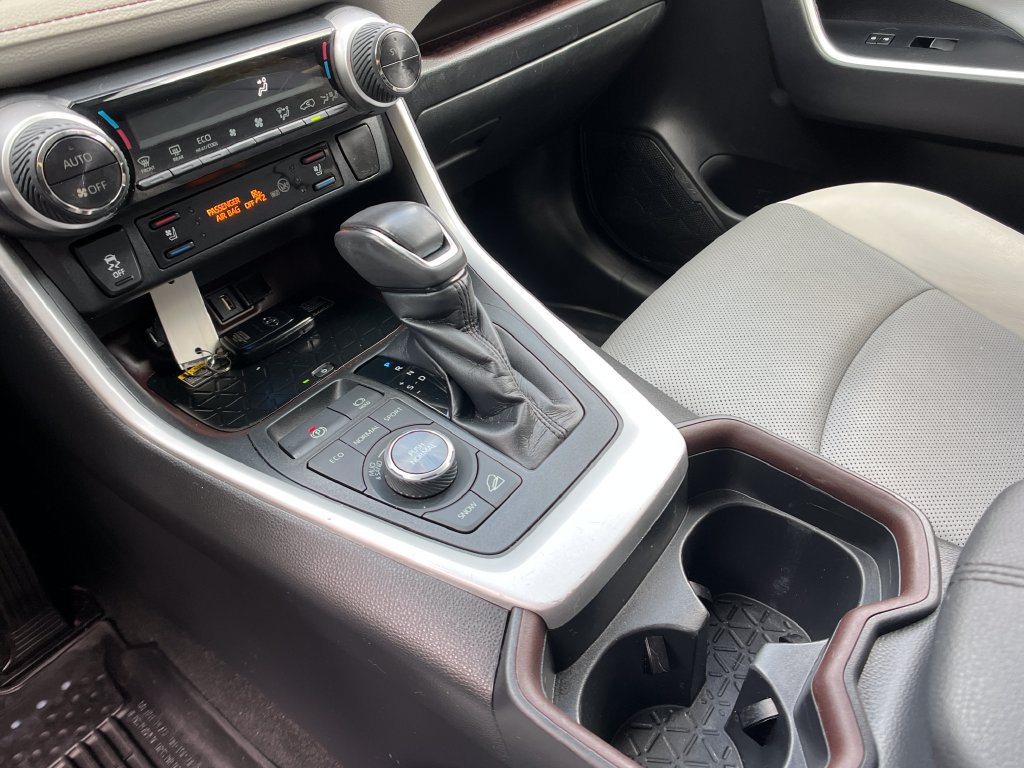 Used 2020 Toyota RAV4 Limited AWD/4WD image 22