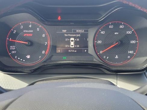 Used 2024 Chevrolet Trax RS w/ Sunroof Package FWD image 12